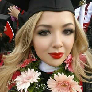 Meet your Posher, Angela